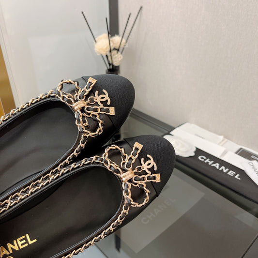 小香家-皮穿鏈條蝴蝶結裝飾鞋 平底2cm、高跟6.5cm（尺碼35-39，40、41訂製）
