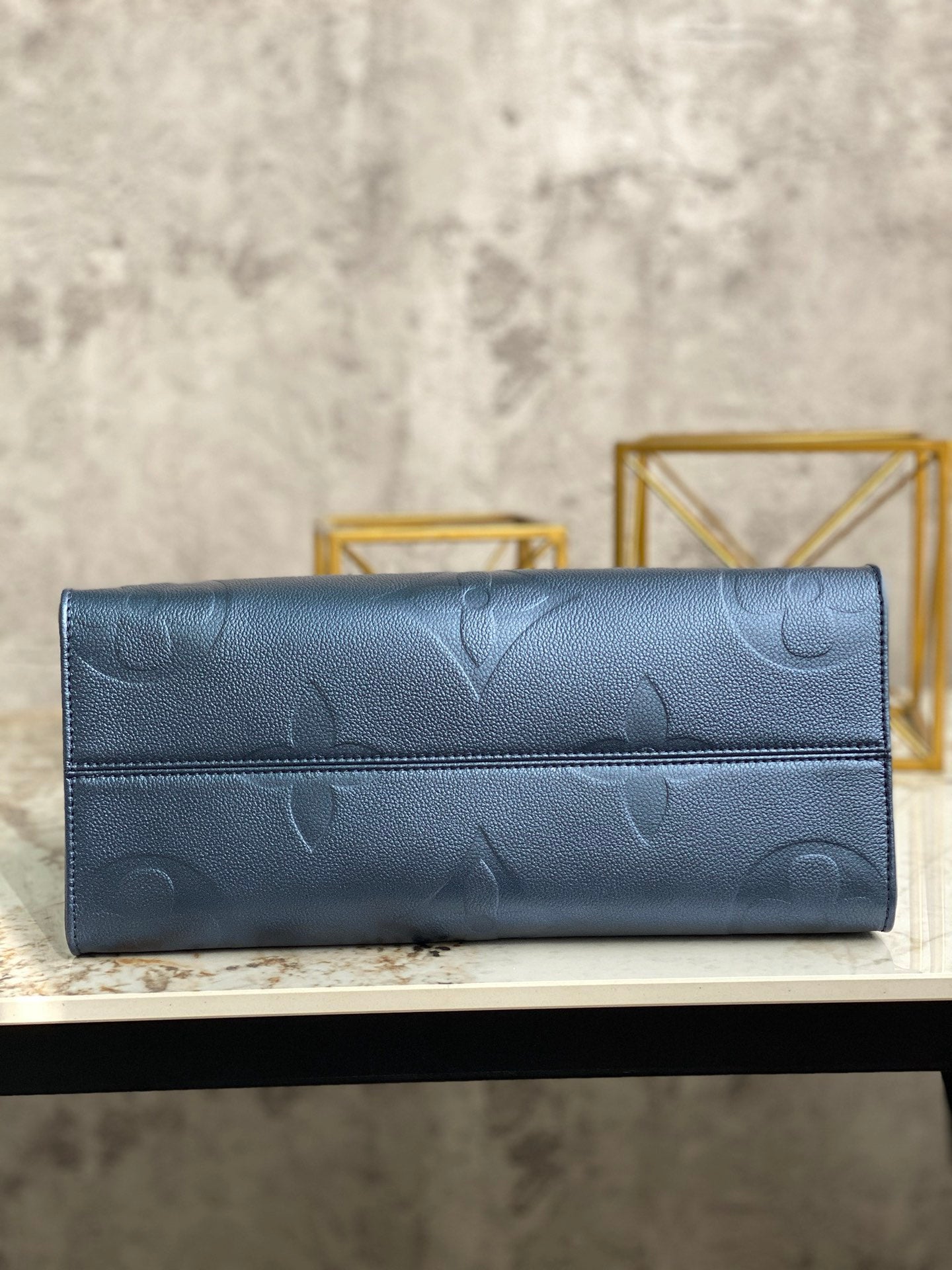 M58956 路L家-Onthego手袋 小號 金屬藍