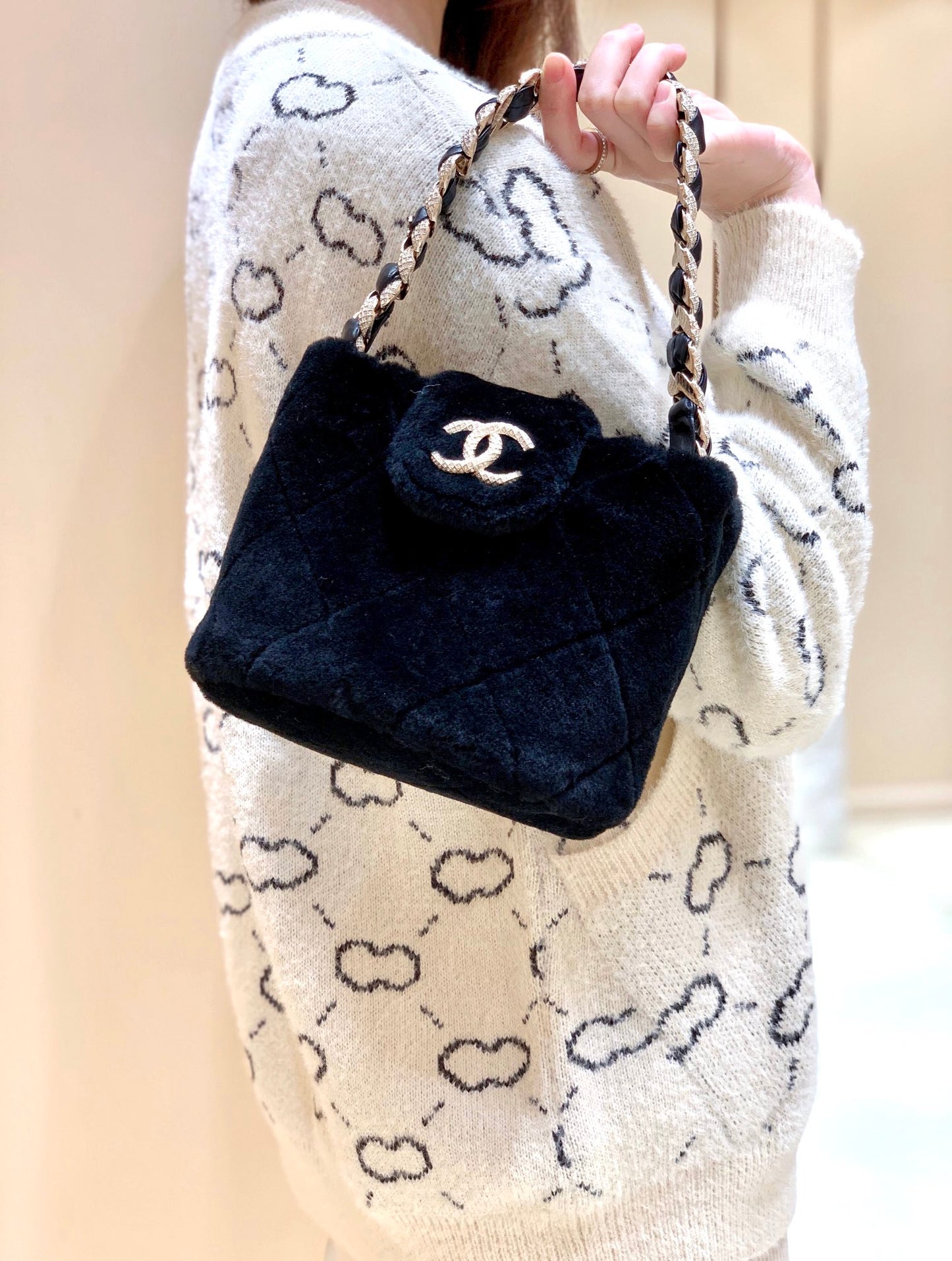 Chanel 剪羊毛鑽鏈包