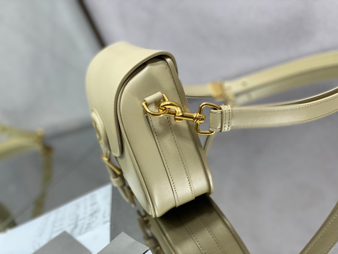 Dior Bobby-中號22cm-奶油杏色牛皮