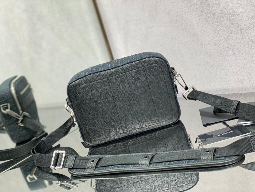 Dior 經典相機包-22*15*5cm