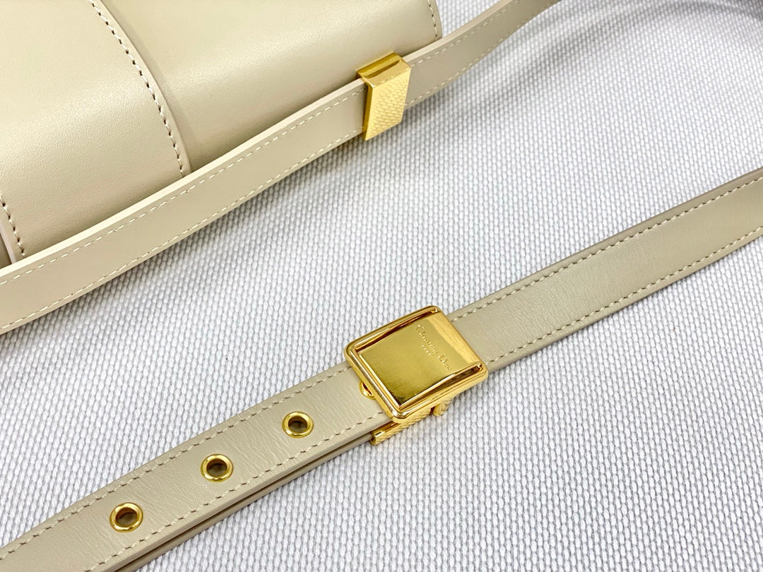 Dior 蒙田 30 Montaigne系列-24cm-牛皮平紋-熔岩棕金扣
