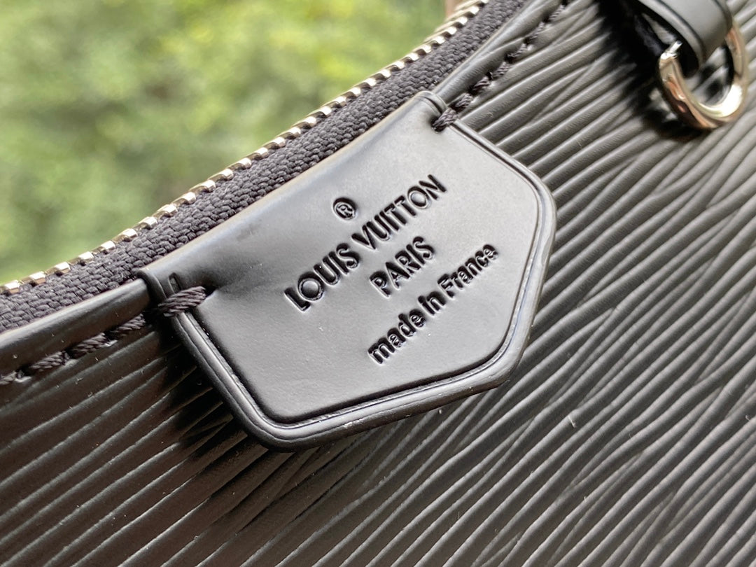 LV M80471 黑色 Easy Pouch On Strap 手袋