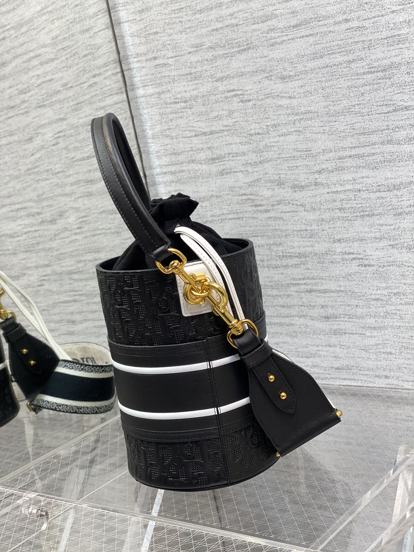Dior-2022春夏Vibe系列 壓花水桶包