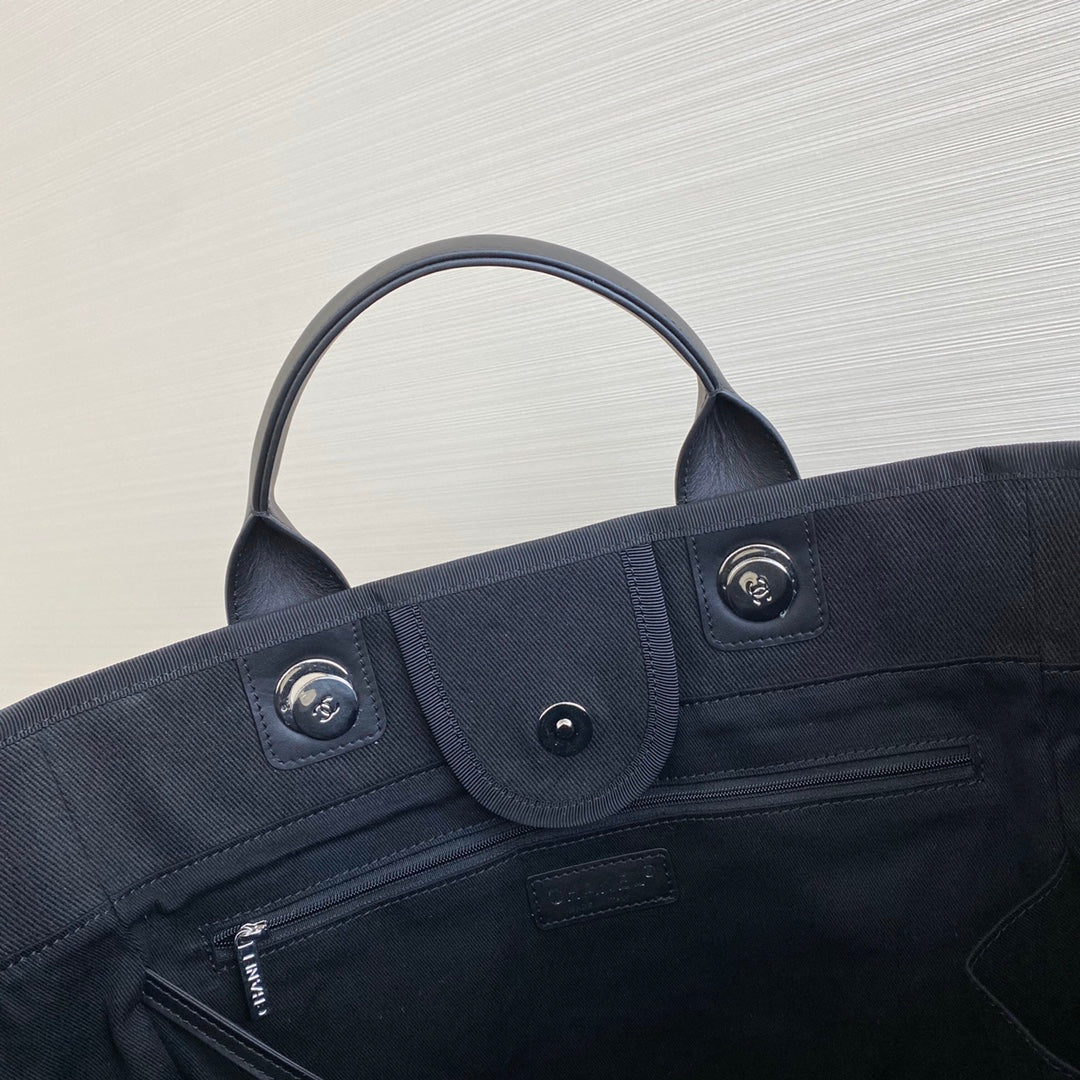 Chanel 珍珠黑色大號沙灘包