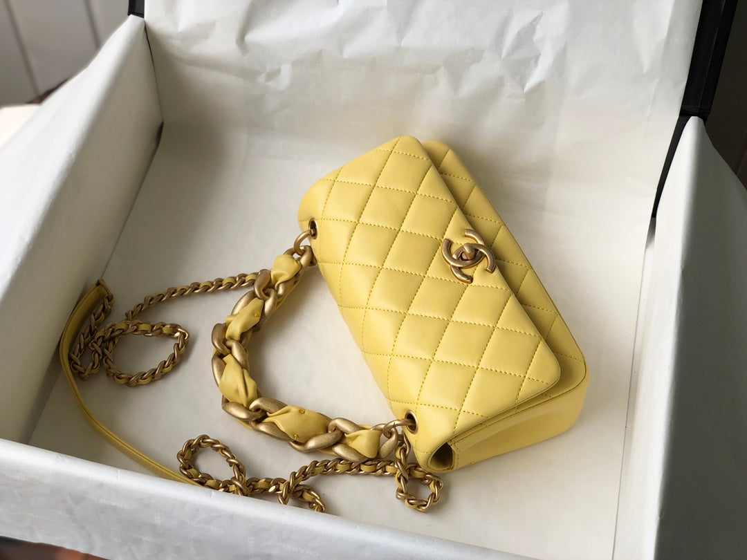 Chanel 拋光小羊皮菱格口蓋包-黃色
