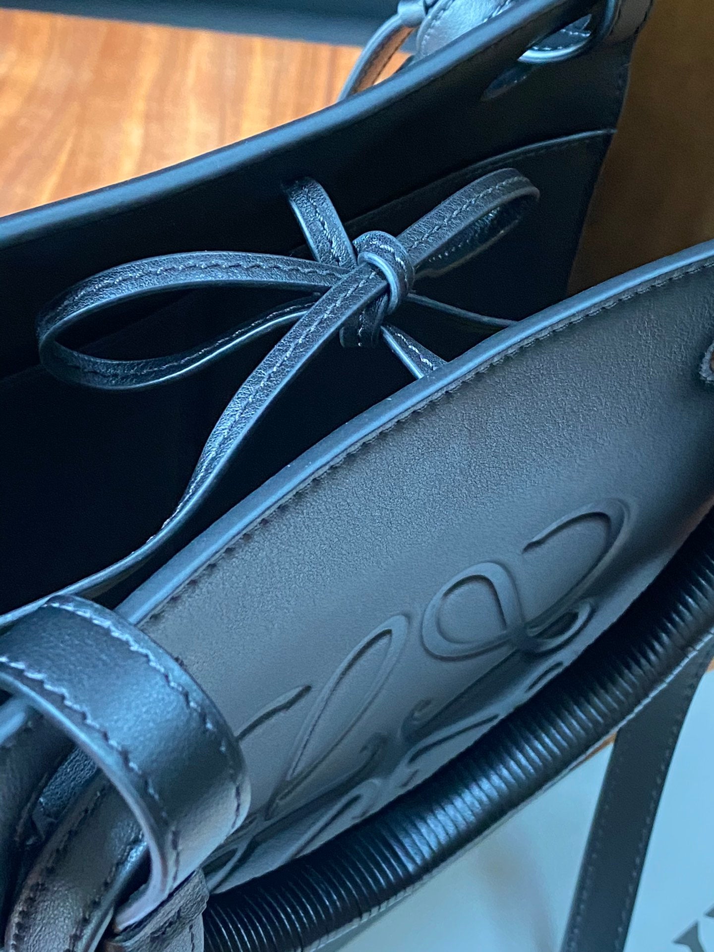 羅L威-Anagram Tote 手袋 平紋 黑色 小號