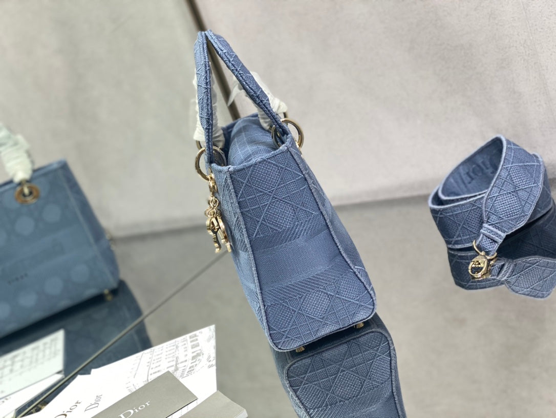 Dior Lady D-Lite黛妃包-刺繡丹寧藍