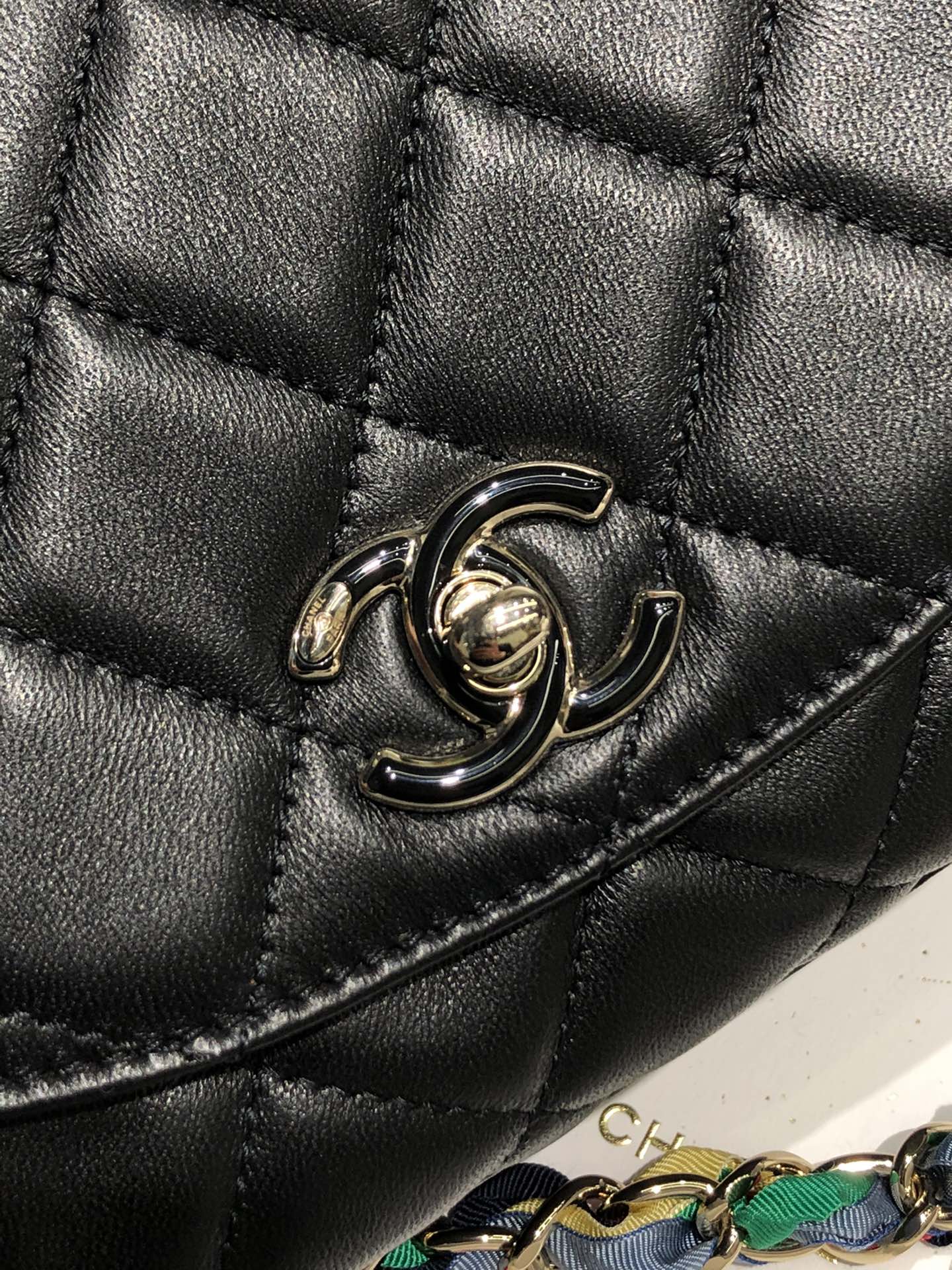 Chanel 2022彩虹鏈條包