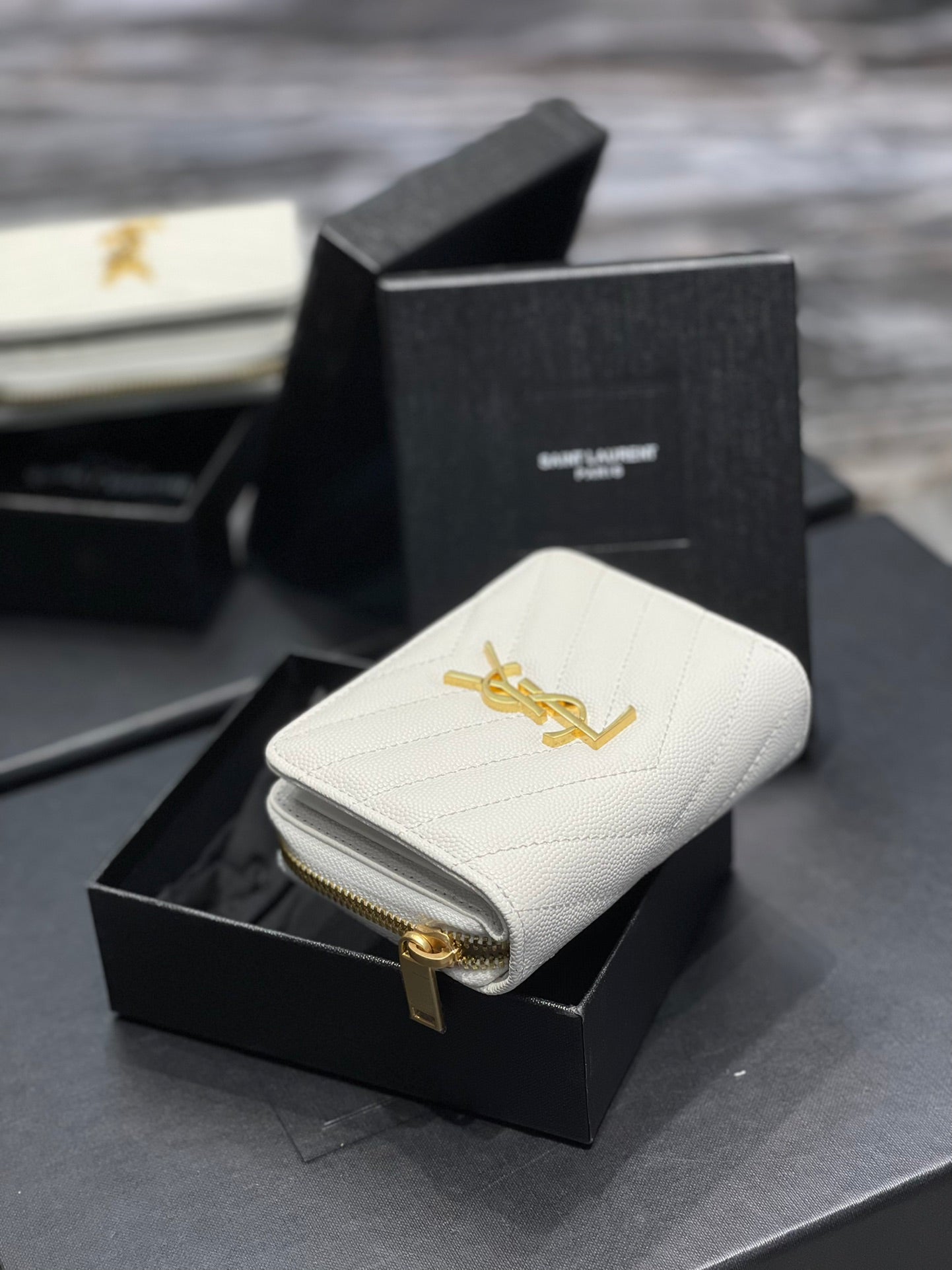 YSL 拉鍊短夾 白色金扣