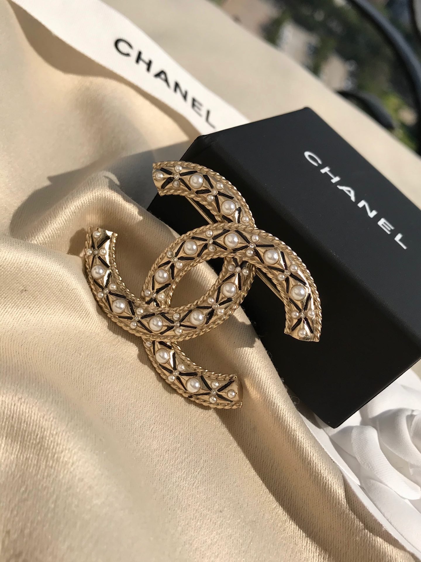Chanel 胸針