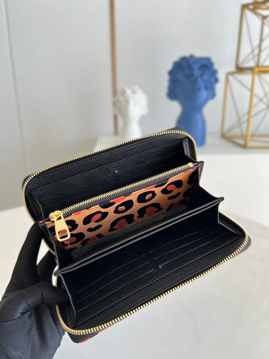 LV M80680 黑色豹紋拉鍊長夾