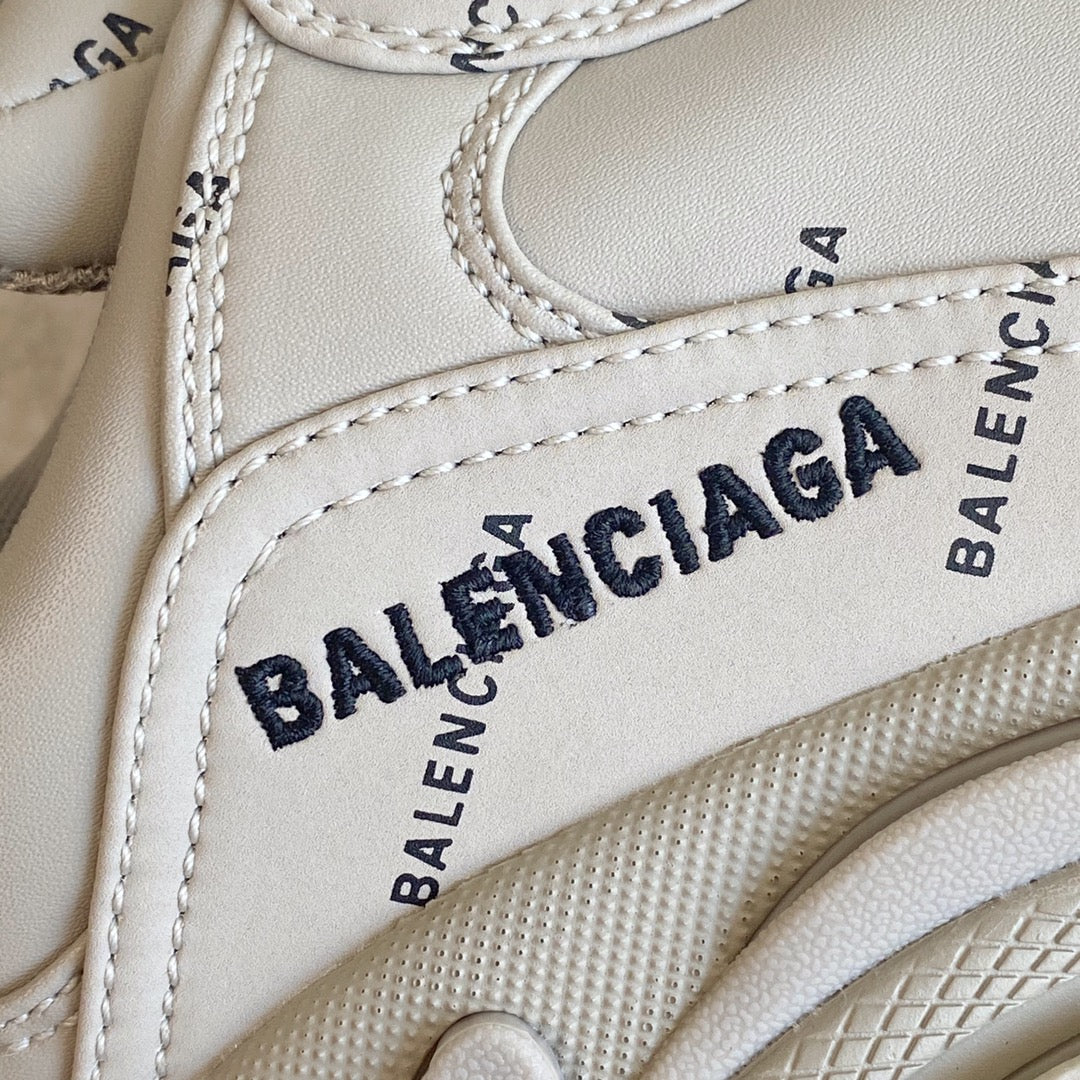 Balenciaga 巴黎世家-老爹鞋