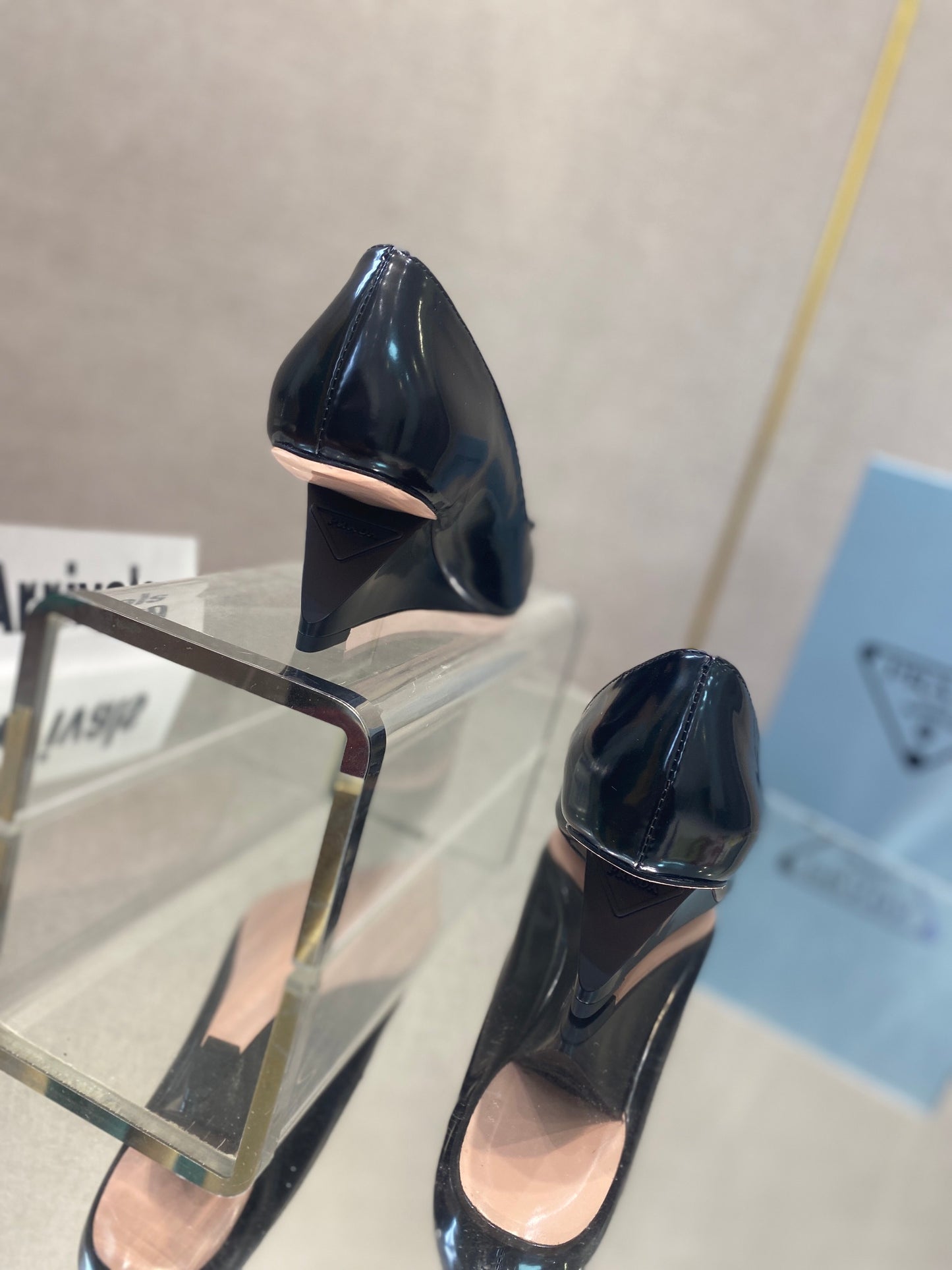 Prada鞋-Prada 漆皮低跟鞋（黑）