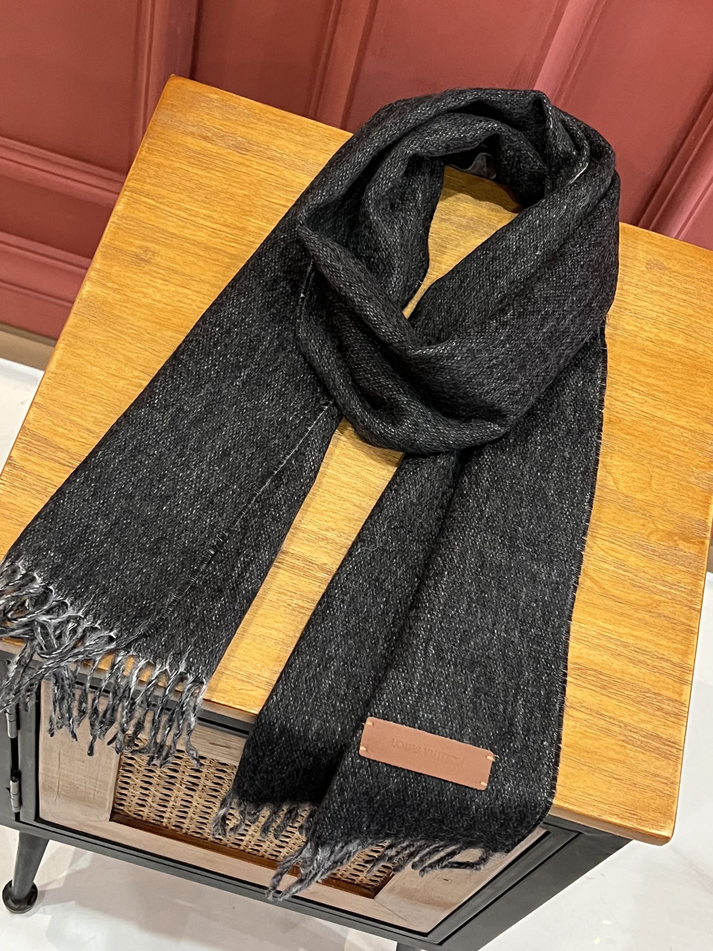 路L家-雙面羊絨圍巾 180*35cm 黑色