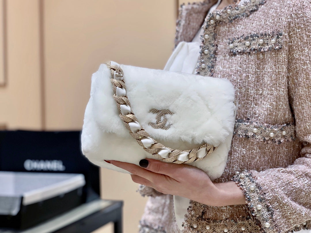Chanel 剪羊毛鑽鏈包