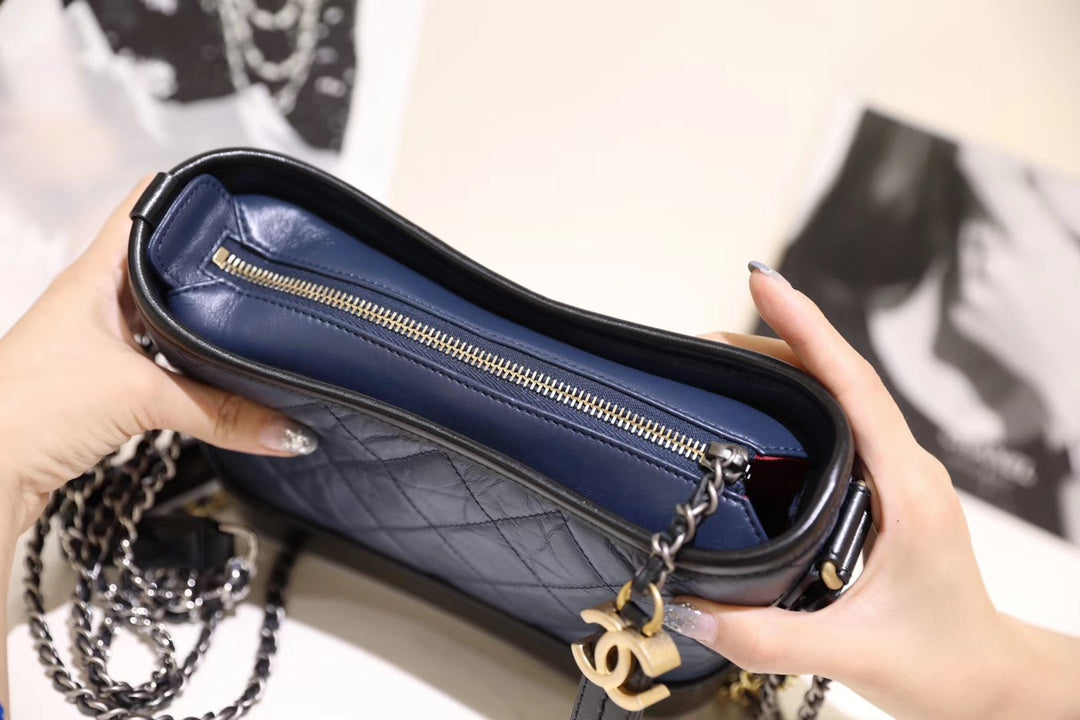 Chanel 小號流浪包-黑籃菱格紋