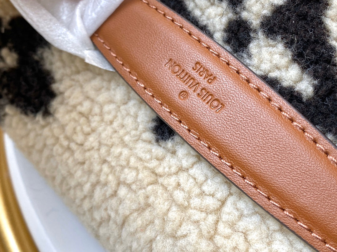 M55425 路L家-柔軟羊毛 Monogram腰包
