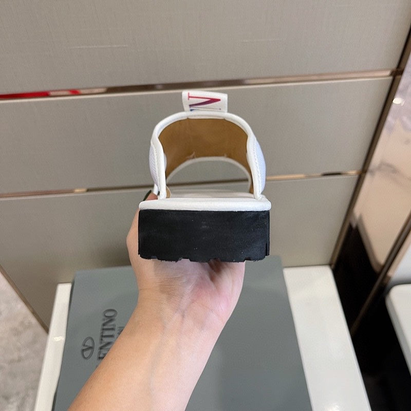 Val-2022新款 牛皮拖鞋 白色