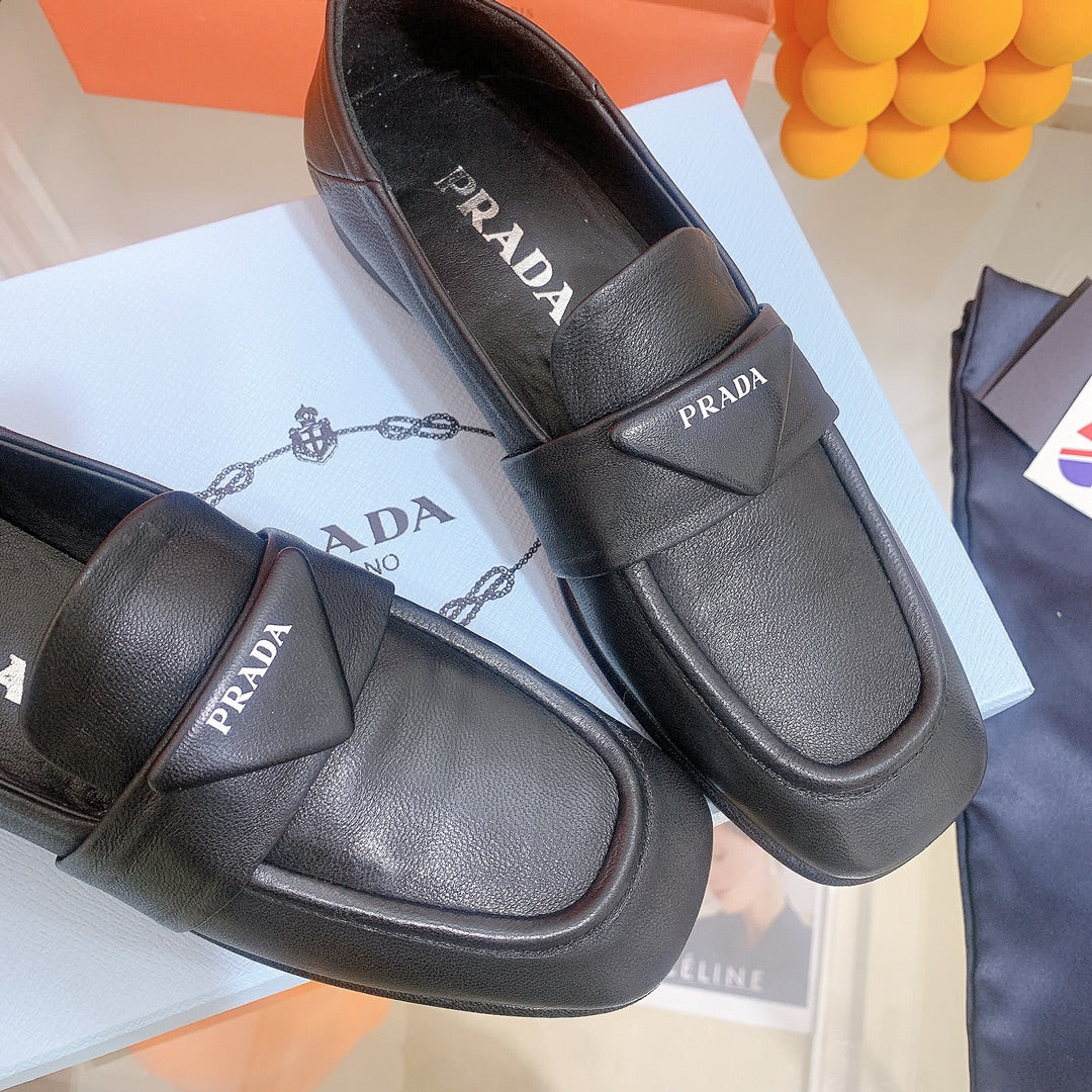 Prada 鞋-Prada 舒服軟皮 樂福鞋（黑）