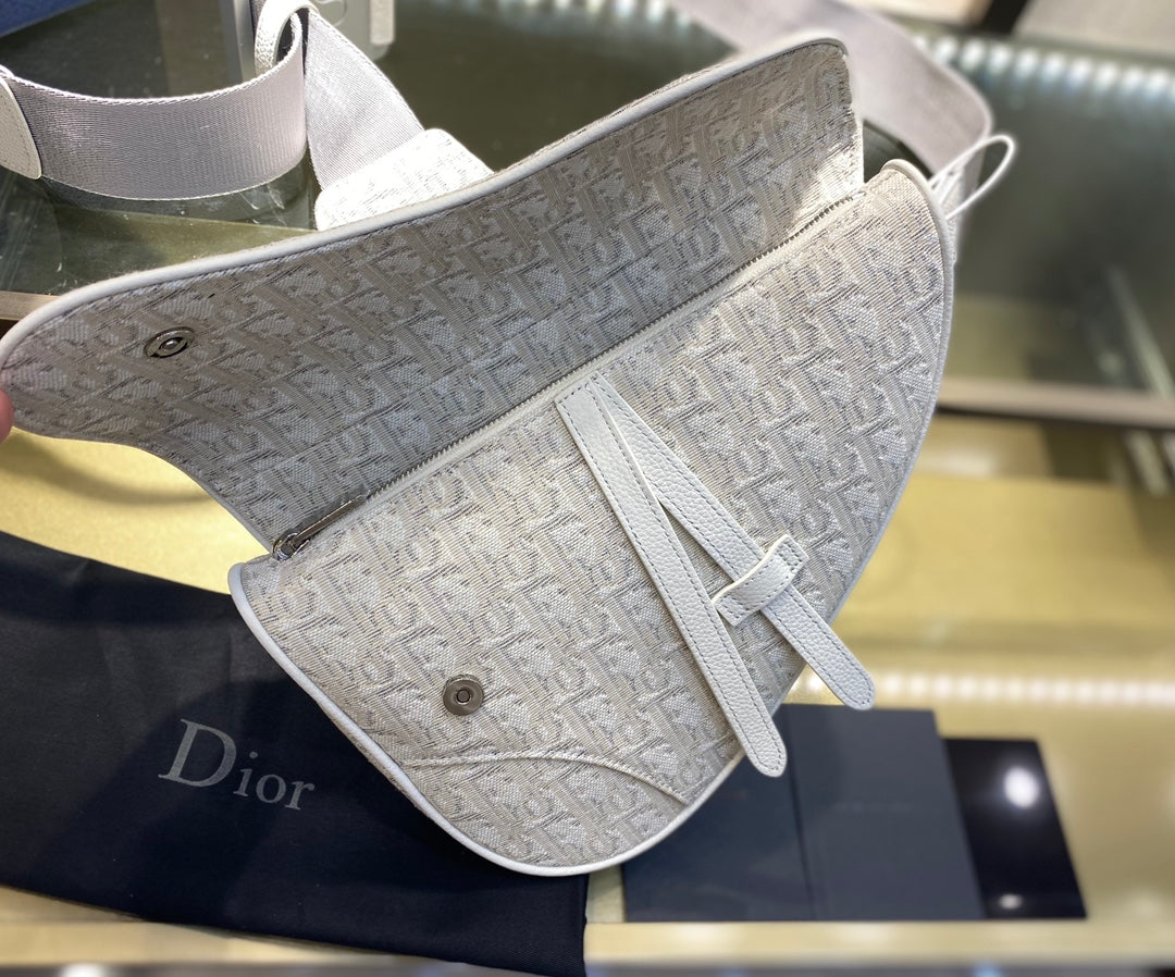 Dior Saddle 馬鞍包-2020男款 白色老花