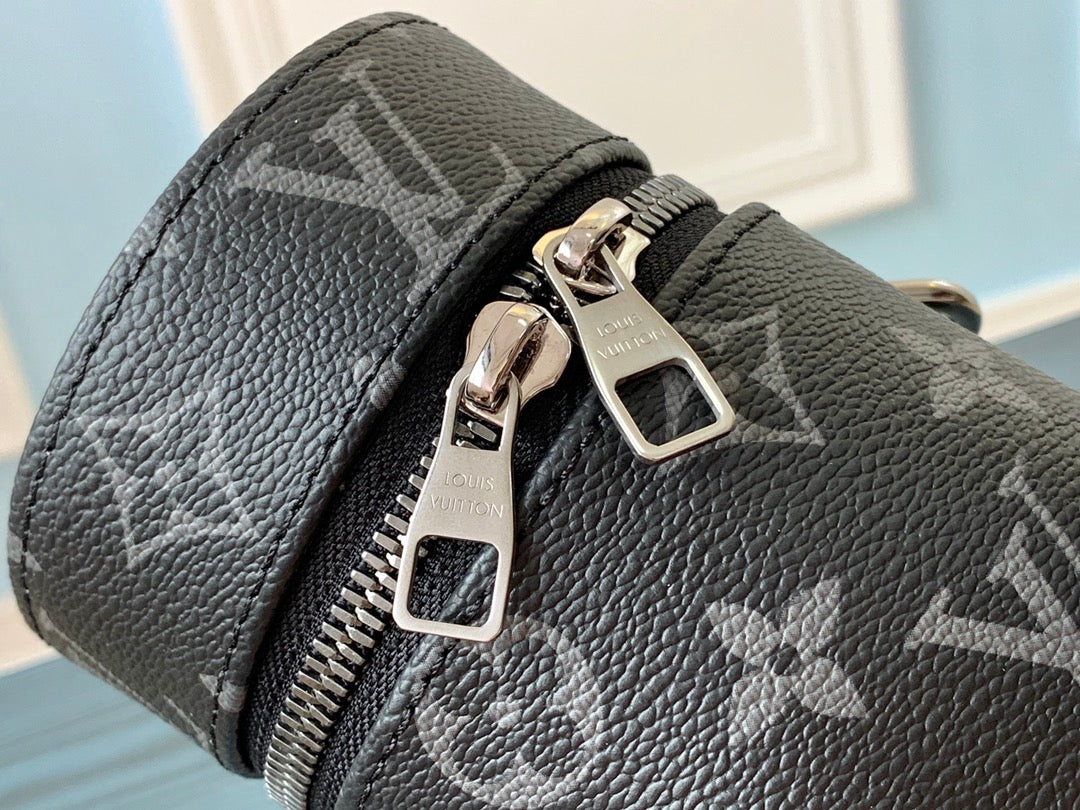 GI0398 路L家-Monogram Eclipse 帆布 瓶套 水壺包