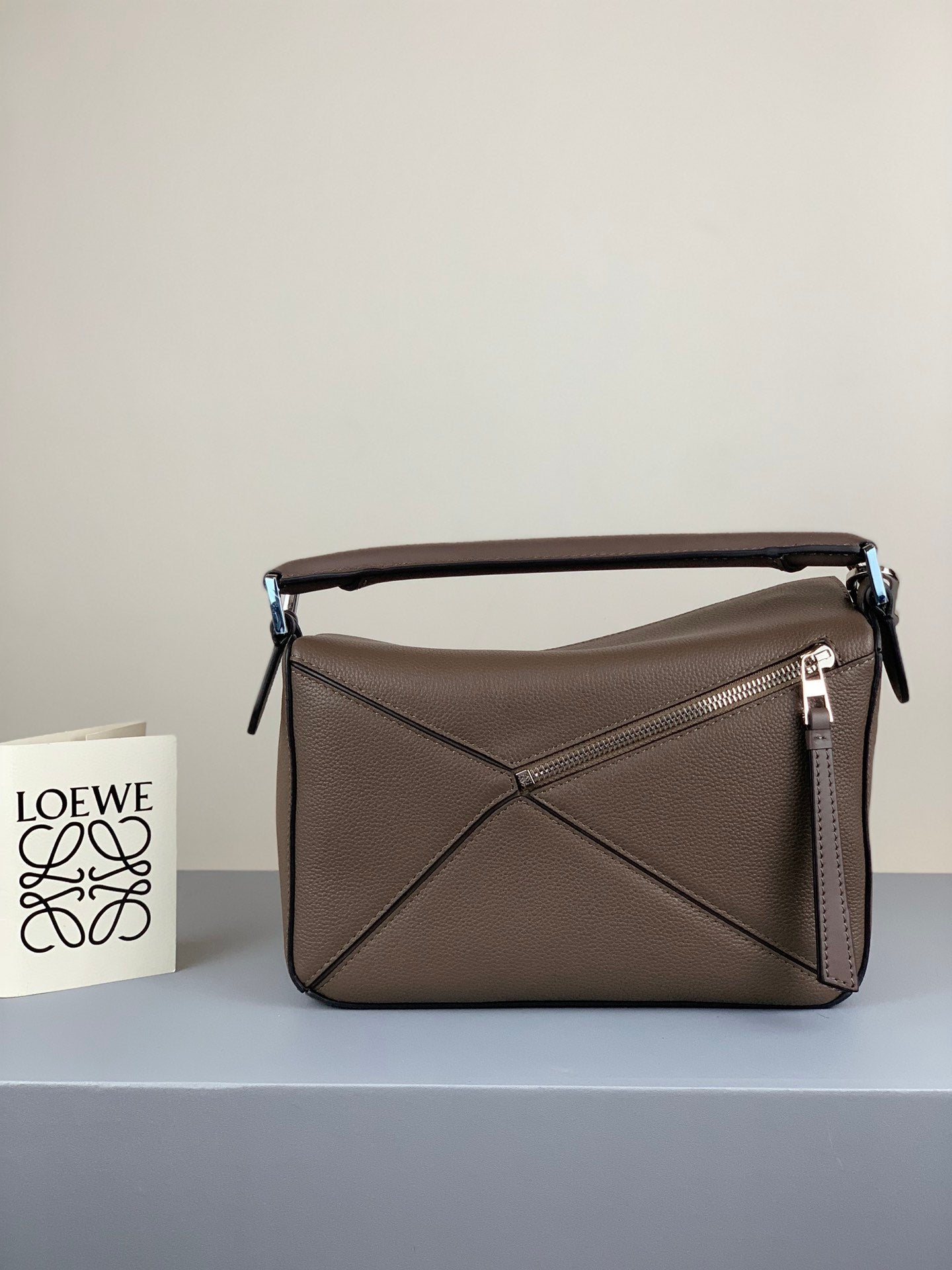 羅L威-puzzle bag 小牛皮 灰褐色 小號