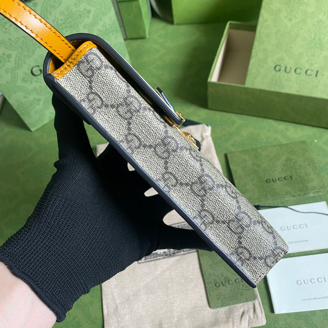 Gucci 鎖扣鏈條手機包