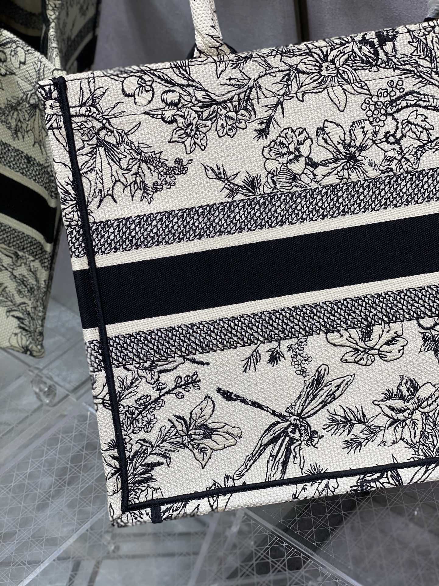 Dior Book Tote-小號36.5cm-  蜻蜓系列