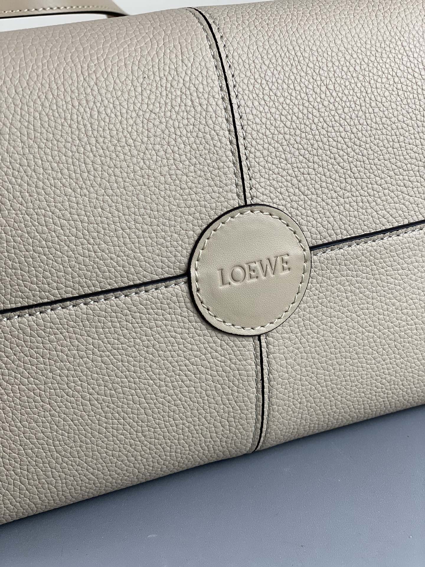 羅L威-Cushion tote 小號