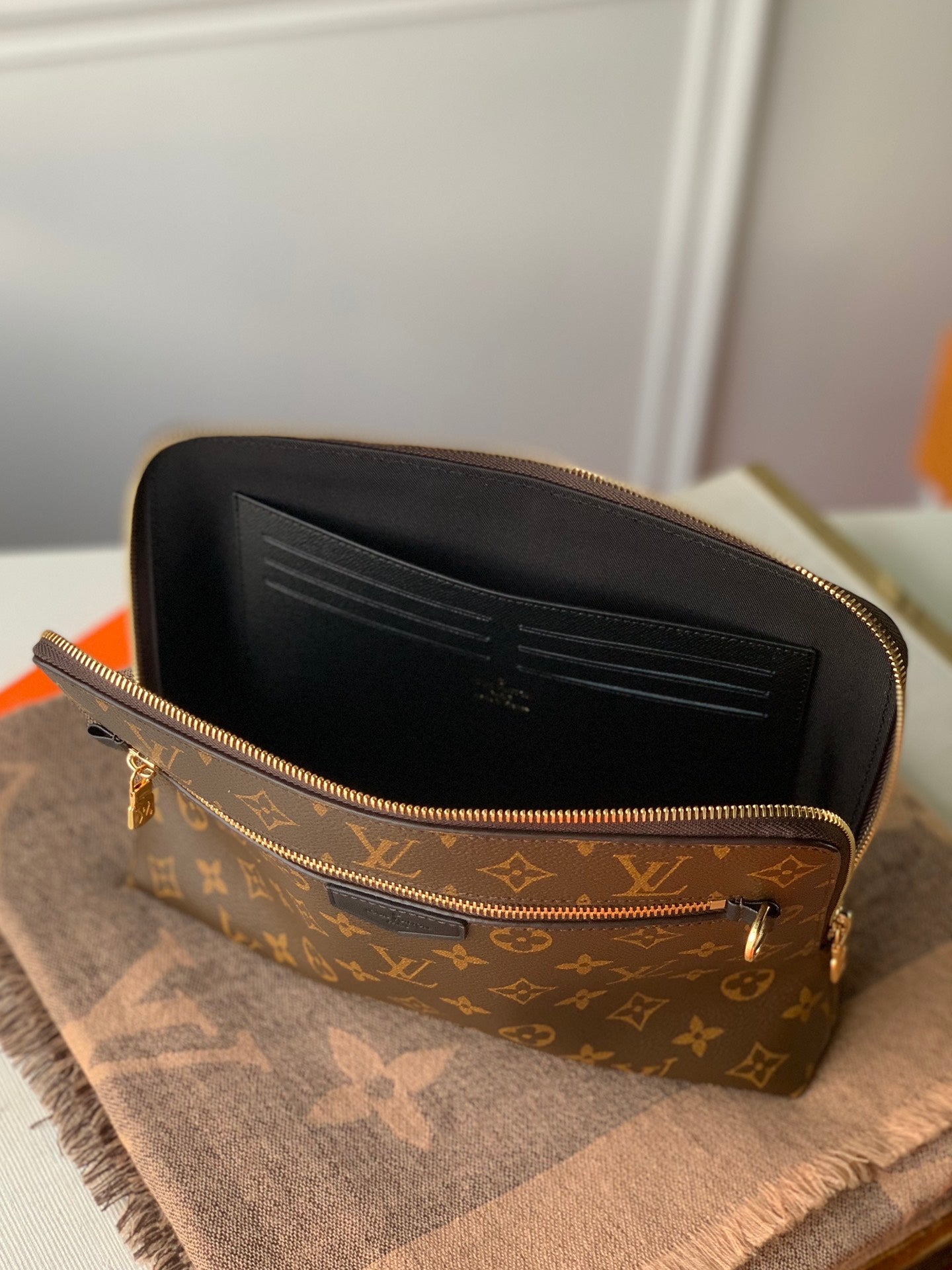 LV M60417 New Pouch手拿包