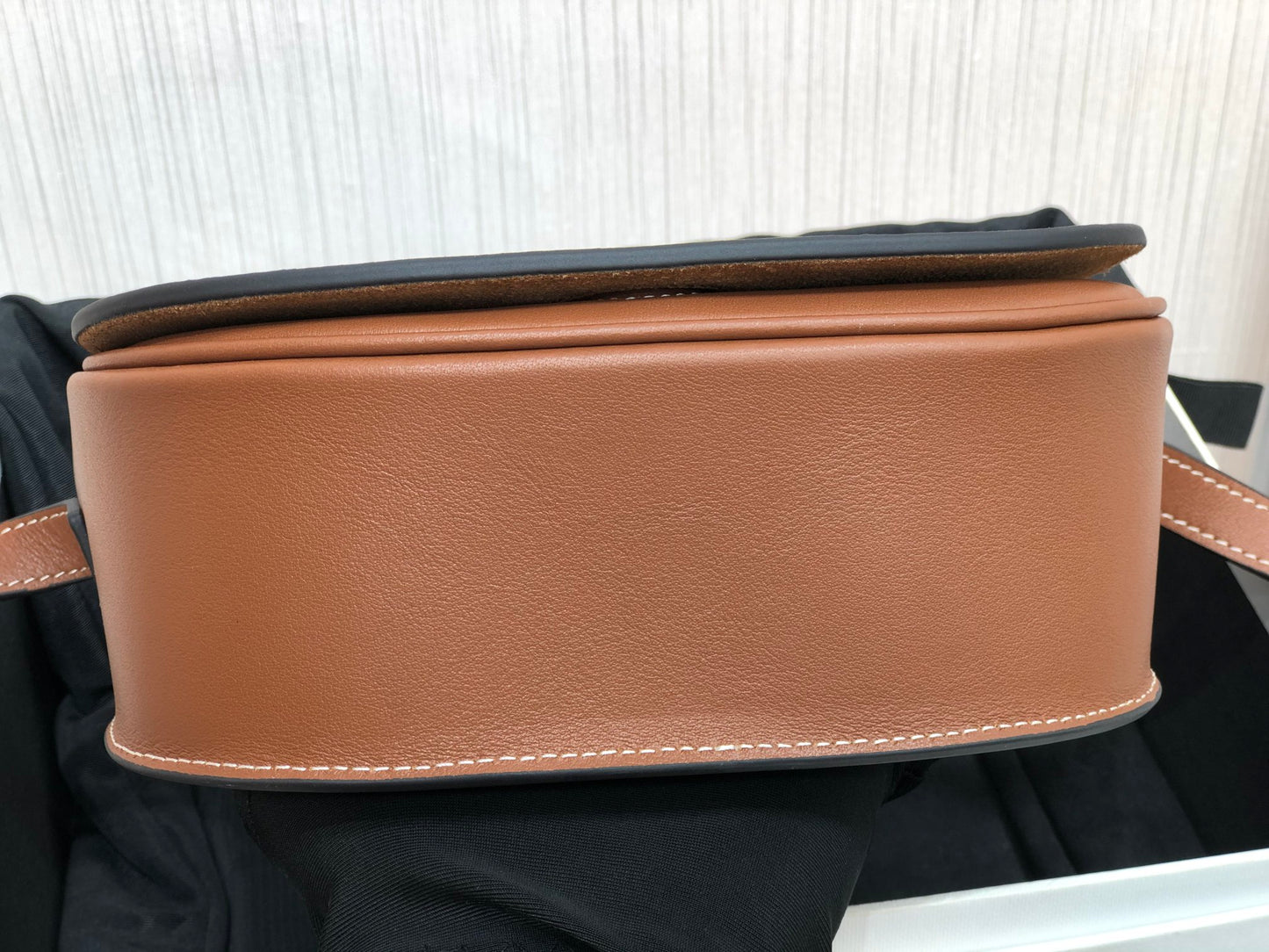 賽C家-FOLCO CUIR TRIOMPHE 牛皮革飾釘手袋