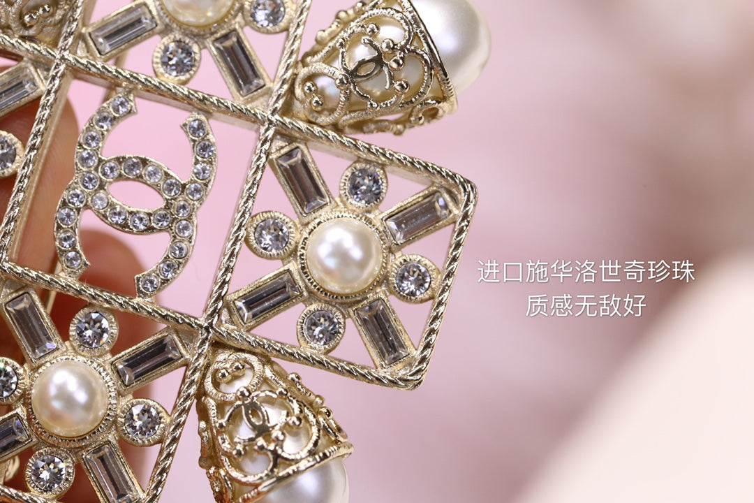 Chanel 胸針