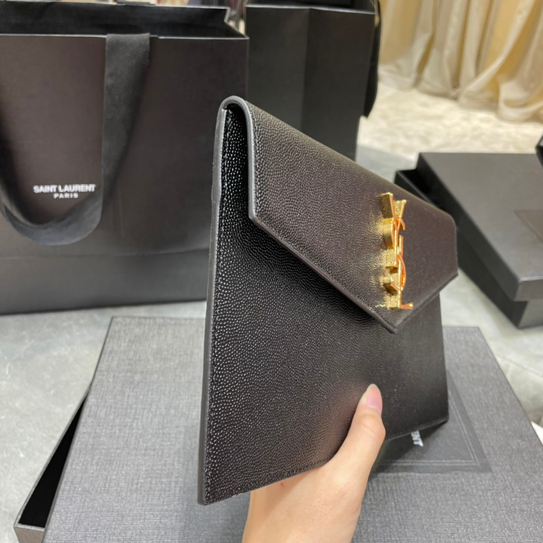 YSL ptown_新品手拿包-黑色魚子醬皮金釦
