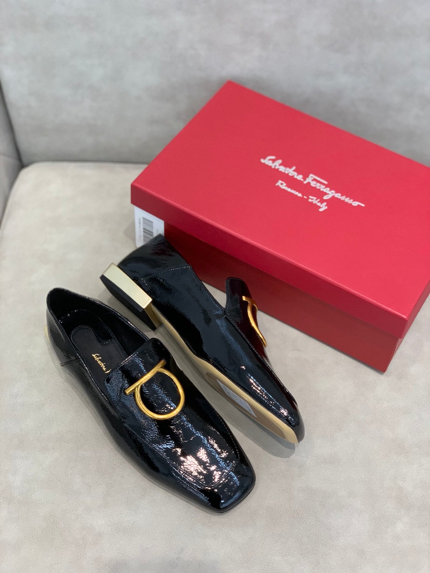 Salvatore Ferragamo鞋-菲拉格慕 馬蹄釦 2cm跟 樂福鞋 亮皮黑