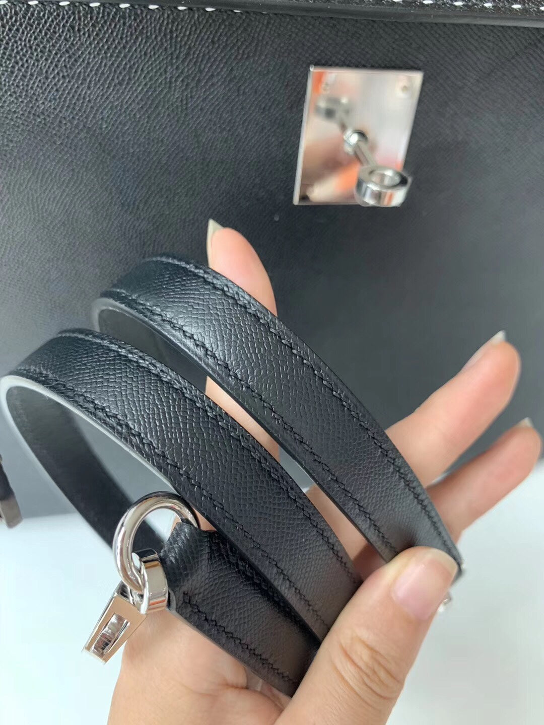 Hermes-限量款Miss you Kelly 28-黑色銀扣-外縫