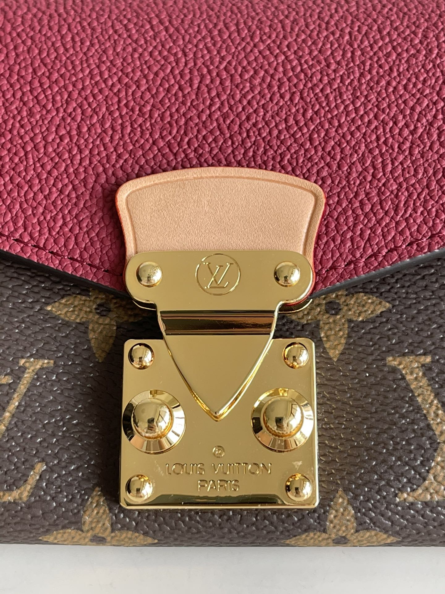 LV M58413 紫紅老花 信封式Pallas錢夾