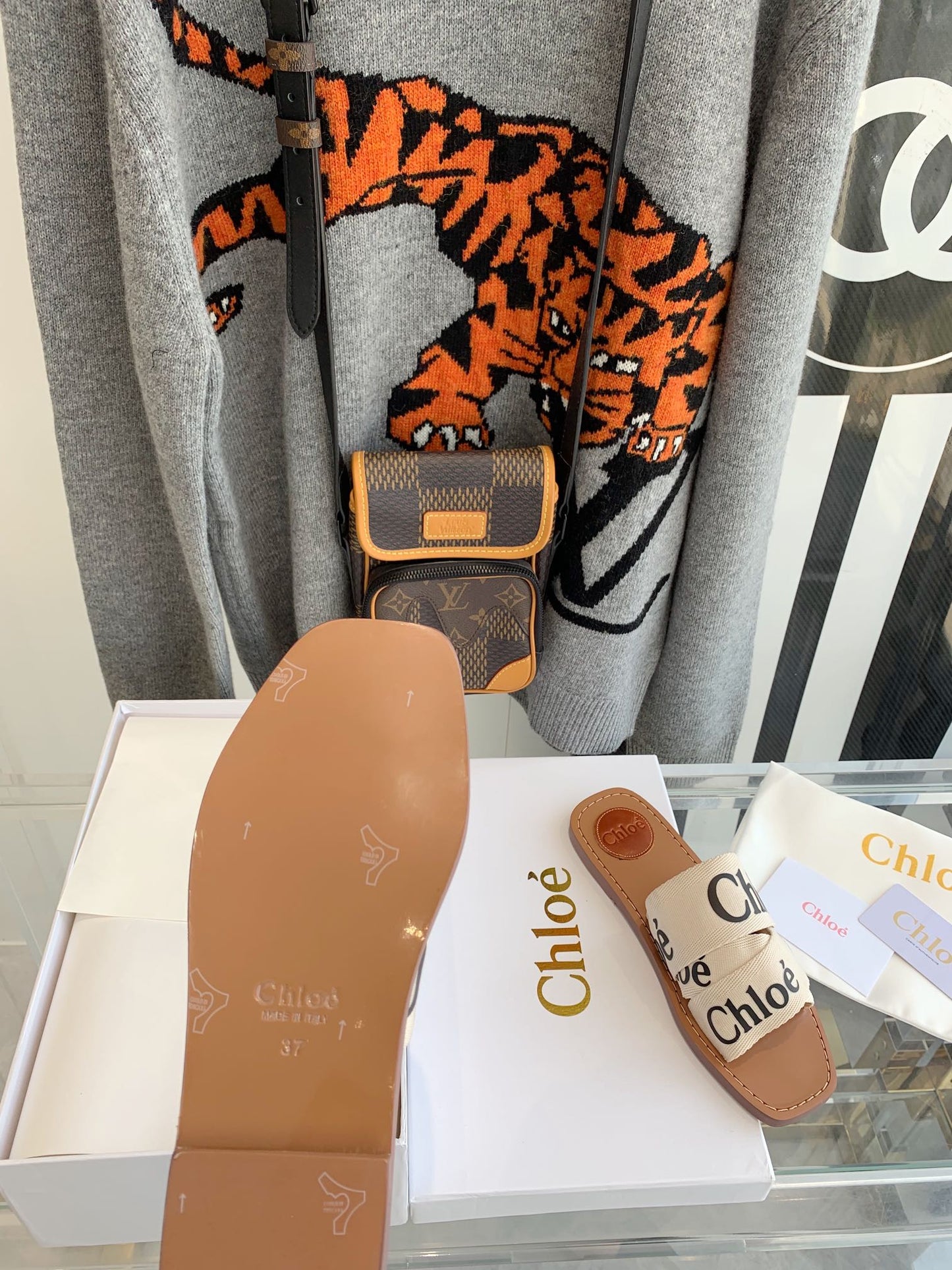 克羅C-Chloe Woody Logo 拖鞋（尺碼35-41）