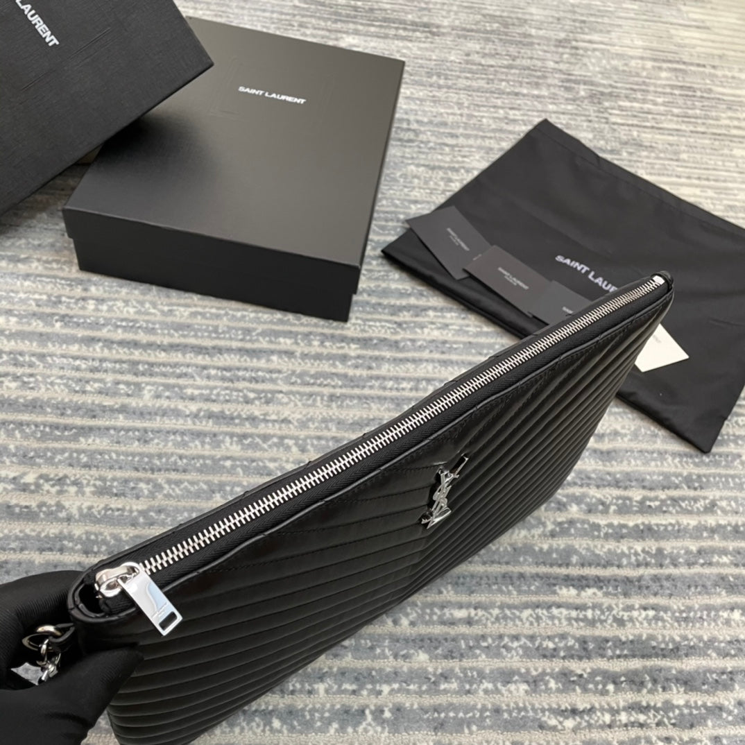 YSL MONOGRAM 大號手拿包-黑色小牛皮銀扣-36cm