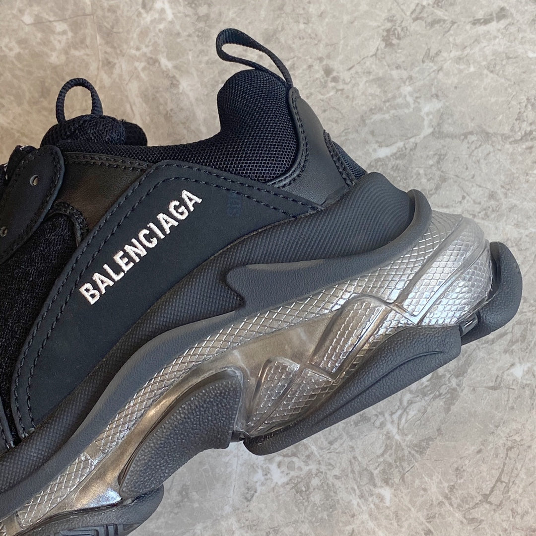 Balenciaga 巴黎世家-Triple S 氣墊老爹鞋