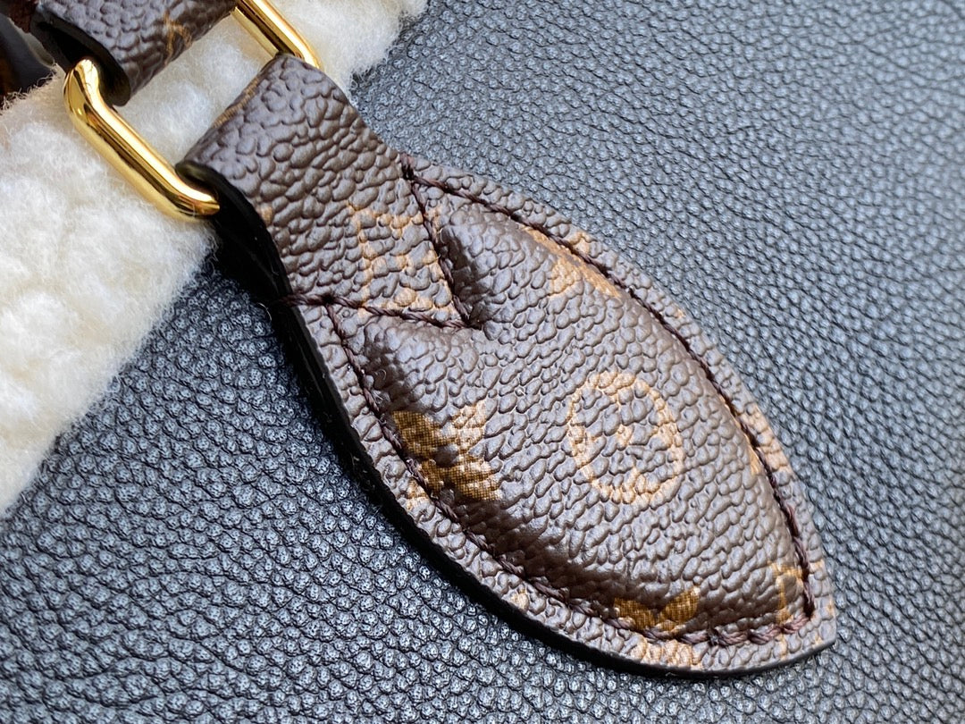 M56958 路L家-Onthego Tote 包 大號