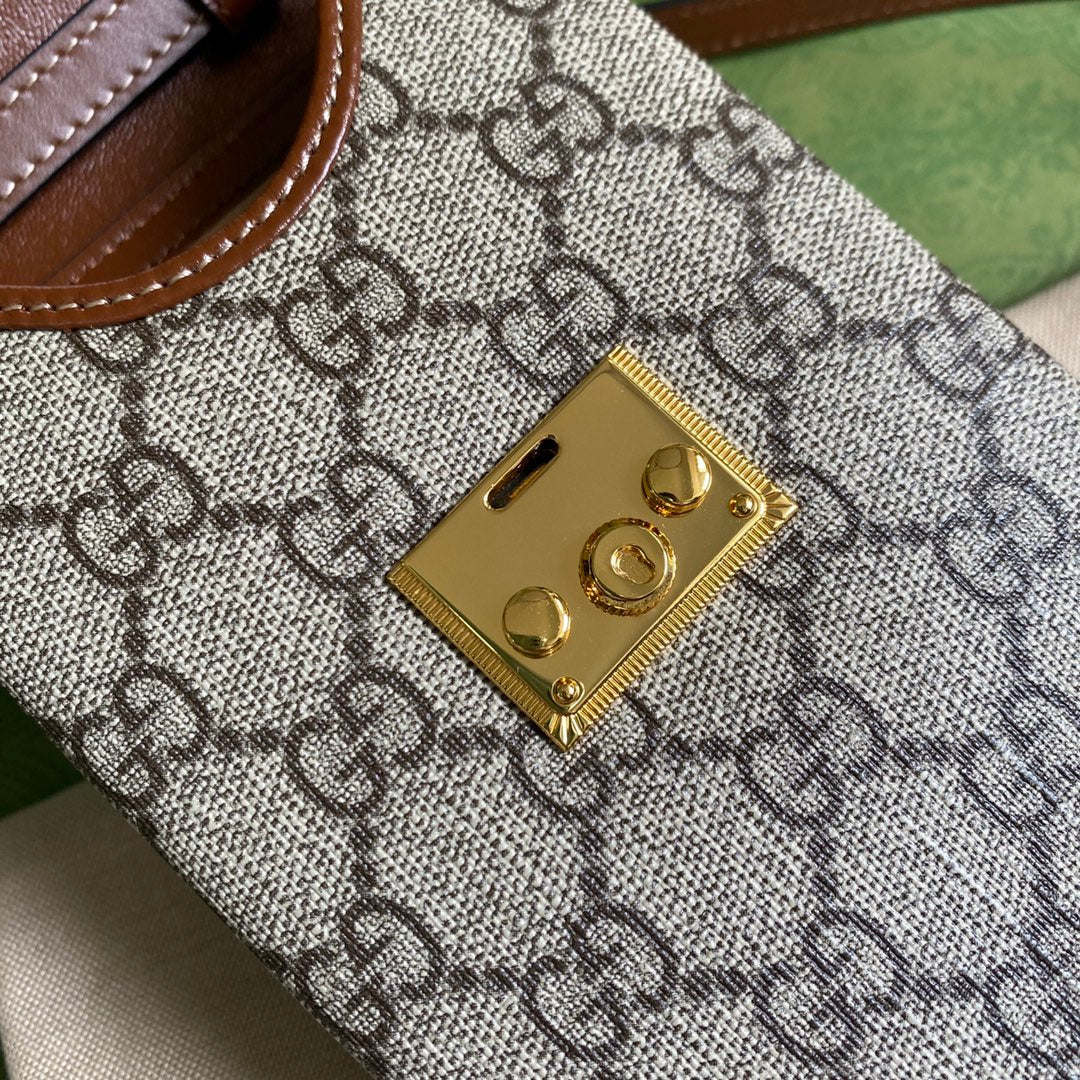 Gucci 鎖扣鏈條手機包