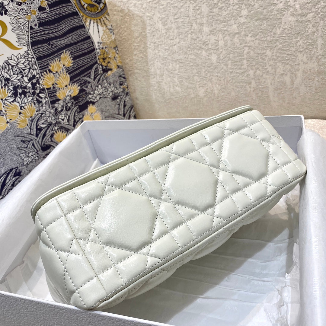 Dior-Caro 菱格紋 胖胖包 中號 白色