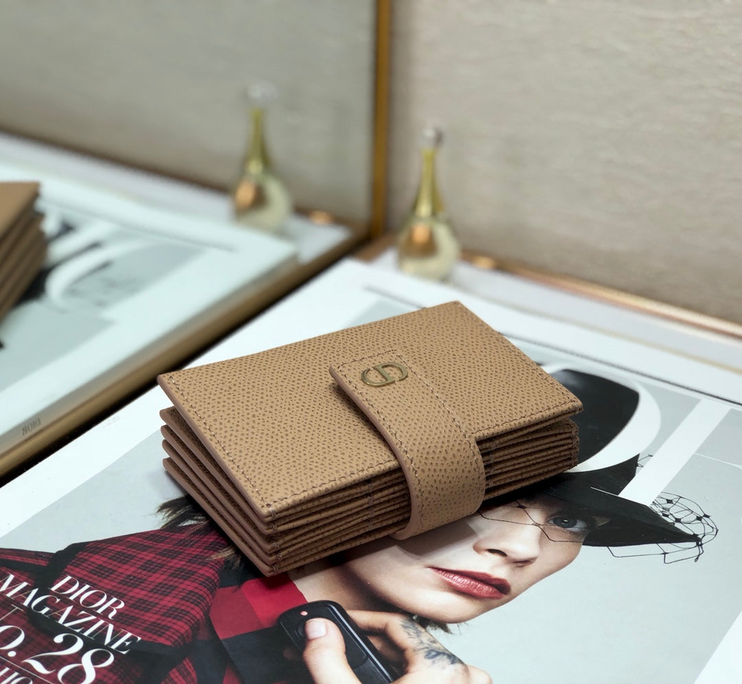 Dior 風琴卡包