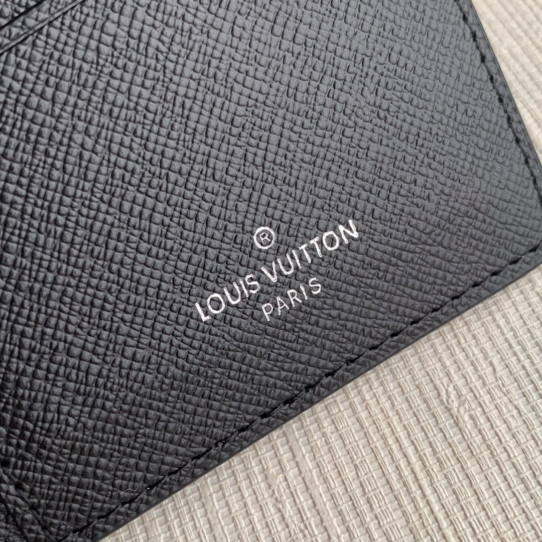 LV M69540 翻蓋長夾