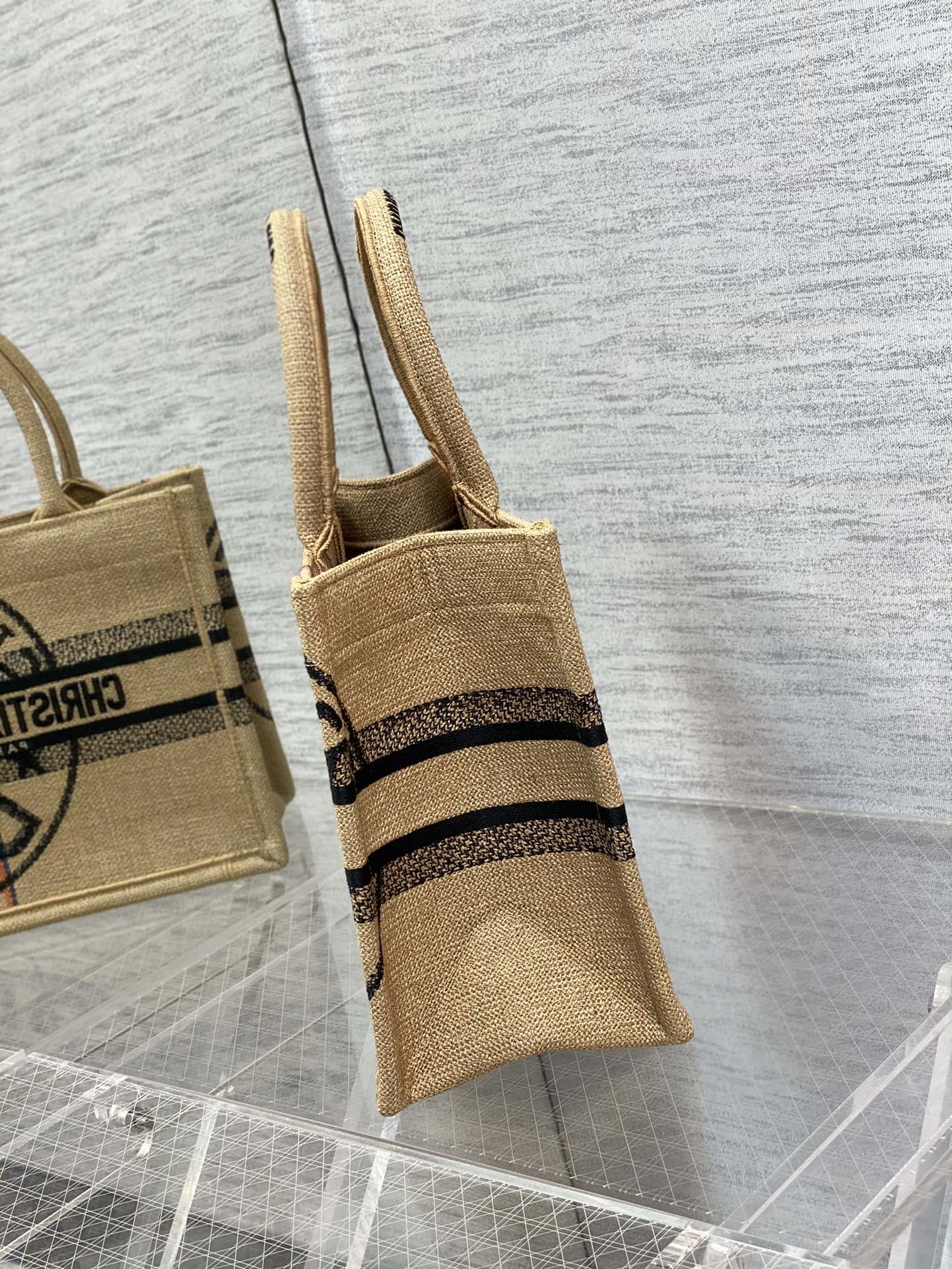 Dior Book Tote-新款小號 26.5cm-家族徽章系列