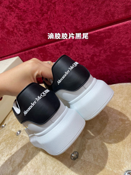 麥M昆-經典小白鞋 黑色尾