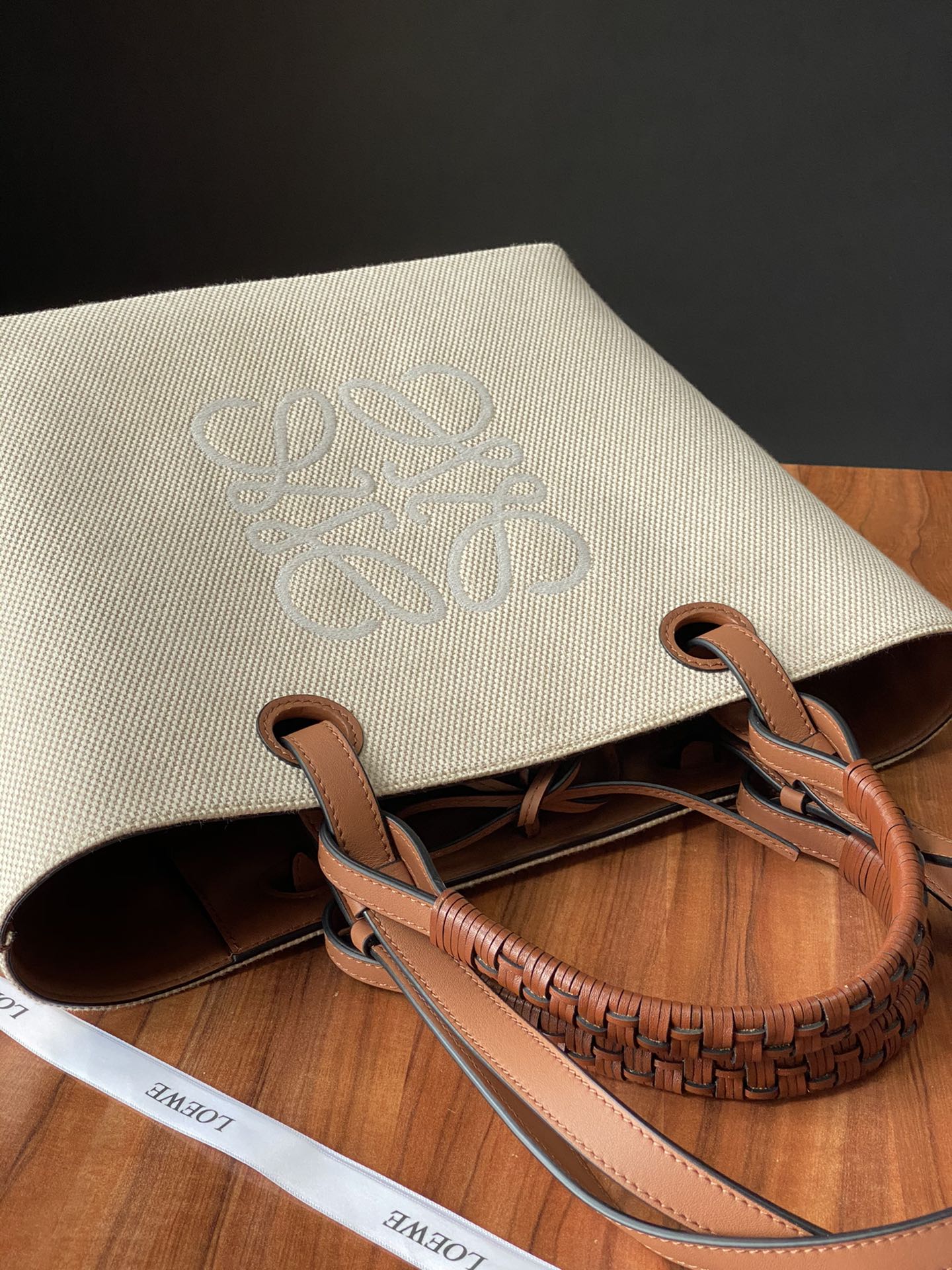 羅L威-Anagram Tote 刺繡印花 小號