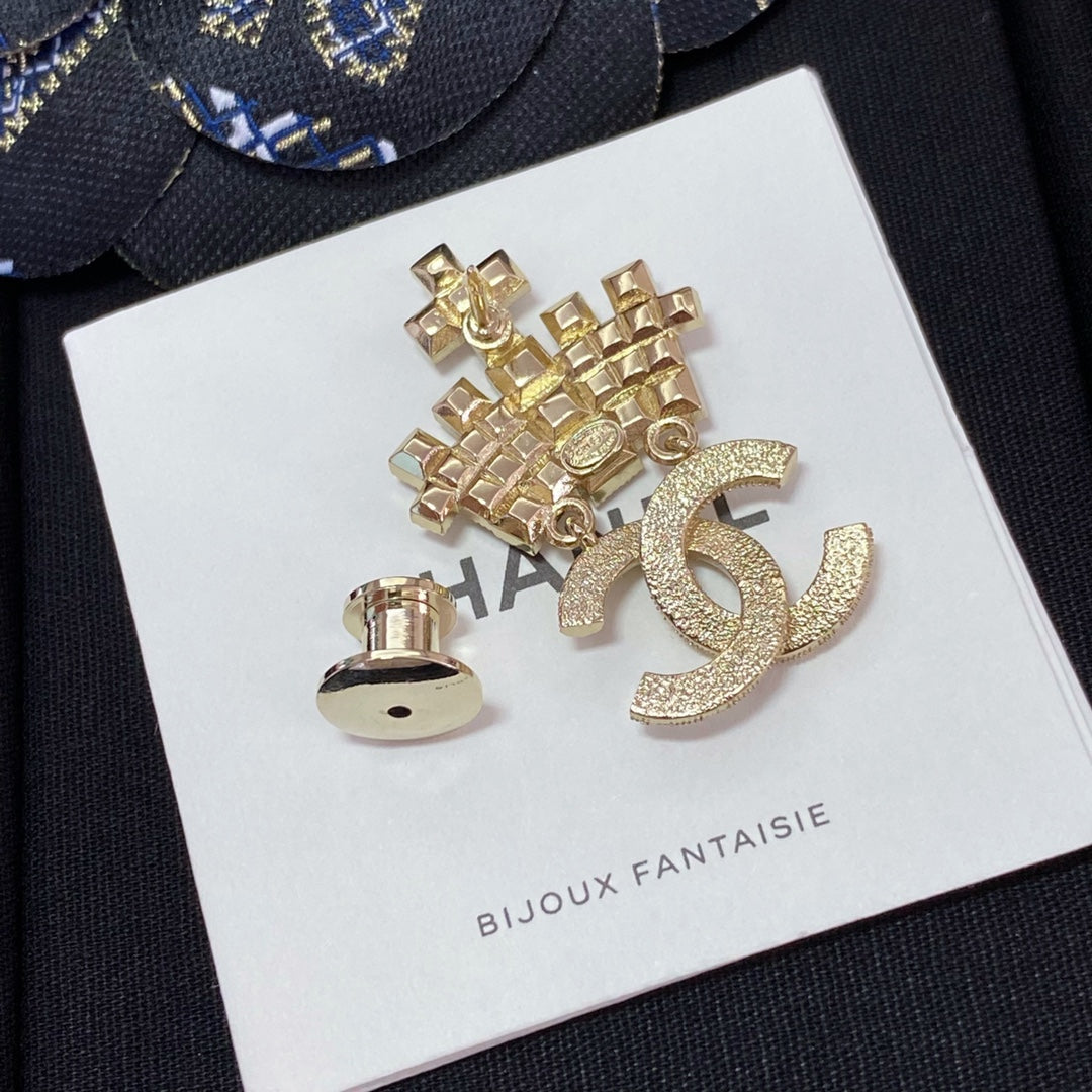 Chanel 胸針