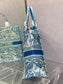Dior Book Tote-大號41.5cm-淺藍色老虎